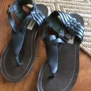 Black thong sandals